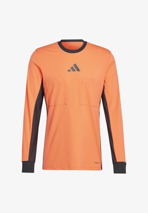 Maglietta sportiva a maniche lunghe di colore arancione brillante con dettagli neri. Presenta due tasche sul petto e un collo rotondo. Realizzata in tessuto leggero.