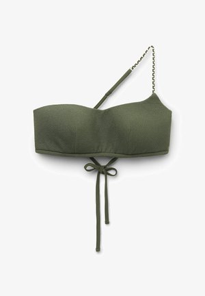 Olivenfarbener Bandeau-Bikinioberteil aus strukturiertem Stoff mit einem schmalen Träger und verstellbarem Bindeband an der Rückseite. Mit einem kettenähnlichen Trägerschema.