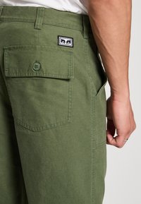Obey Clothing BIG TIMER UTILITY PANT - Pantalon classique - khaki