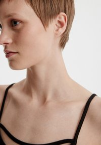 EDITED NIKKI - Top - schwarz