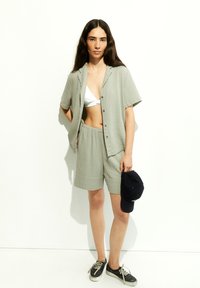 Thumbnail Image 5