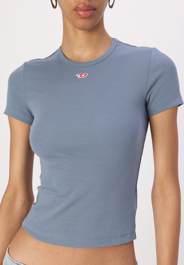 ELE - Basic T-shirt2