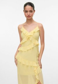 Vero Moda VMAMINA LANGES  - Maksi garuma kleita - pale banana