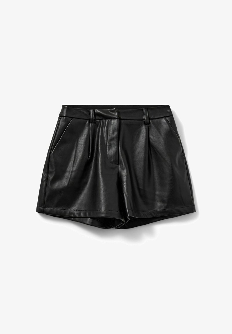 Svarta lädershorts med hög midja, veck framtill, sidofickor och en slät yta. Avslutas med en ren fåll.