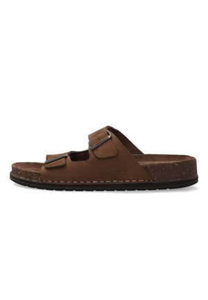 Brun ruskind åben tå slide sandal med to justerbare spænder og en plettet korksål på en sort sål.