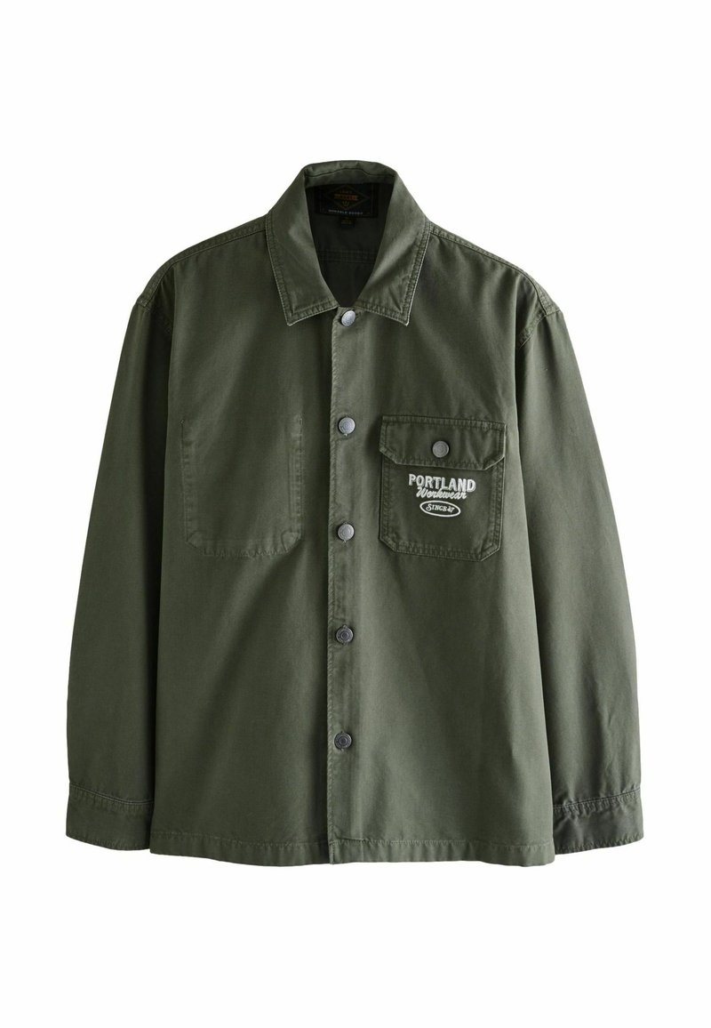 Grüne Baumwolljacke mit Knopfleiste. Verfügt über eine Brusttasche mit aufgesticktem "PORTLAND" und silbernem Zubehör. Lässiges Design mit langen Ärmeln.