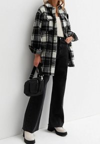 New Look Kort kappa / rock - black