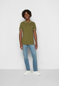 Calvin Klein Jeans TIPPING SLIM - Polo - burnt olive