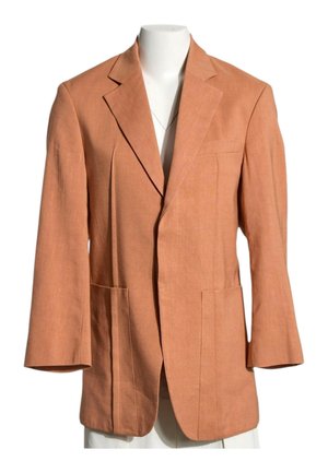 Veste à simple boutonnière marron clair avec revers crantés et trois poches avant présentée sur un mannequin blanc sans tête.
