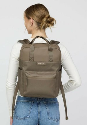 Kapten & Son Tagesrucksack - walnut