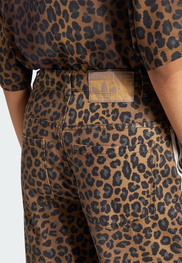 LOOSE PANTS - Relaxed fit jeans - multicolor bronze strata4