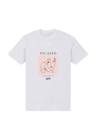 Hvid T-shirt med en minimalistisk Picasso-inspireret linjetrækning af en kvinde og en due på et pink firkant, med tekst over og under kunstværket.