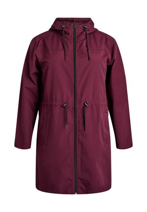 Weinroter wasserdichter Anorak mit Kordelzugkapuze, Frontreißverschluss und elastischem Bund. Lange Ärmel und Seitentaschen. Glatte Textur.