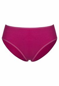 Baumwollmischungslangwäsche in kräftigem Magenta mit glatter Textur und kontrastierenden Akzenten entlang des Taillenbunds und der Beinausschnitte.