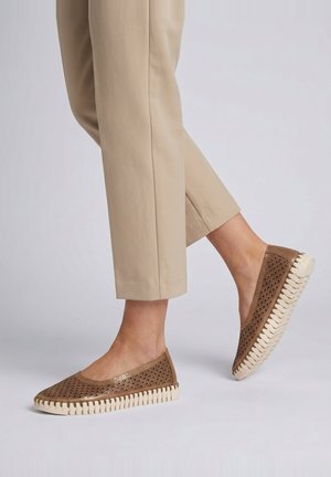 Ilse Jacobsen, Zapatos sin cordones - nougat pearled ivory