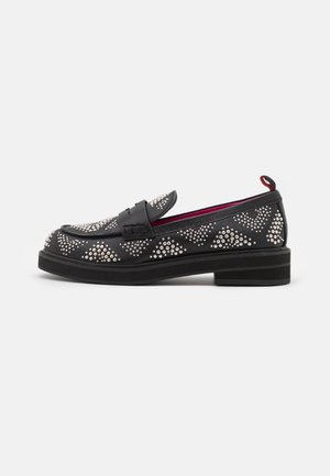 Loaferit/pistokkaat - black