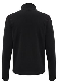 Chaqueta de forro polar negra, de mangas largas, cuello alto, textura suave, diseño minimalista, sin cierres ni patrones visibles en la parte posterior.