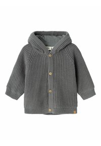 Cardigan grigio lavorato a maglia con cappuccio, caratterizzato da un motivo texturizzato, maniche lunghe e bottoni di legno lungo la parte anteriore.