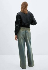 Mango Giacca in similpelle - black