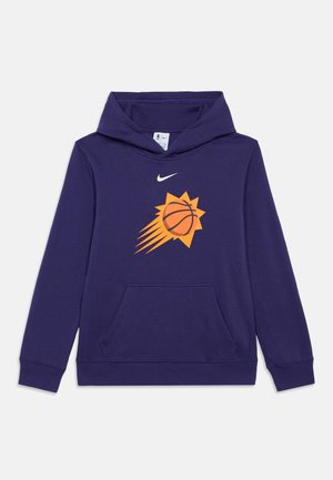 Lila Kapuzenpullover mit einer Fronttasche, der ein oranges Sonnen- und Basketball-Design aufweist. Enthält ein weißes Nike-Logo auf der Brust. Aus Baumwollmischung.
