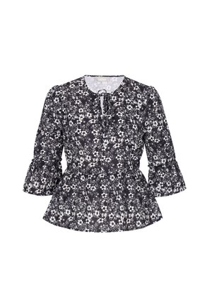 Czarna bluzka w biały kwiatowy wzór, z rękawami o długości 3/4 w kształcie dzwonka, taliowana z baskinką i małym wycięciem na szyi z ozdobnym wiązaniem.