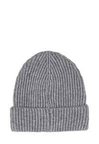Berretto di lana grigio a maglia con texture a coste, un risvolto piegato e un materiale morbido per calore e comfort.