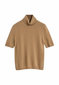Kamelbrauner, kurzärmliger Rollkragenpullover mit geripptem Kragen, Bündchen und Saum, auf einem weißen Hintergrund präsentiert.