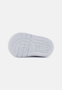 Nike Sportswear FORCE 1 LOW EASYON - Tenisice - white/picante red/team red