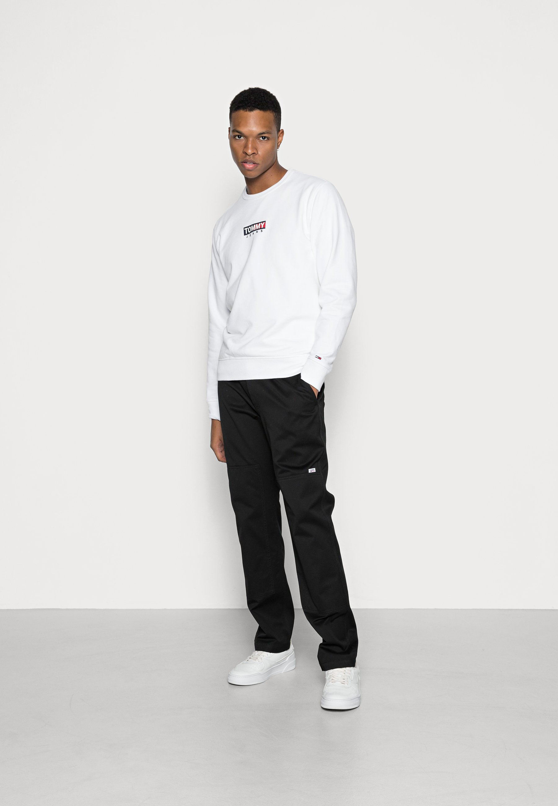 Tommy Jeans ETHAN WORKER - Chinos - black - Zalando.ie