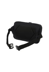 Schwarz rechteckige Tasche mit strukturierter Oberfläche, verstellbarem Gurt und soliden Beschlägen. Verfügt über einen gepolsterten Rücken mit einem kantigen Design.