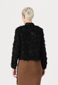 Selected Femme SLFMYLINE FLUFFY CROPPED SHIRT - Košilová halenka  - black