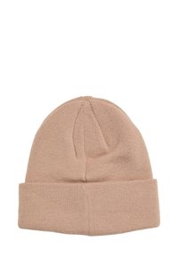 Világos rózsaszín kötött sapka hajtogatható szegéllyel és texturált, bordázott mintával. Lekerekített teteje varrási részletekkel.