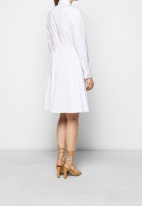 Steffen Schraut Skjortklänning - white