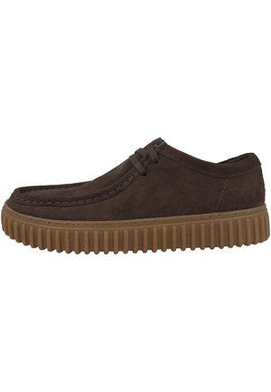 TORHILL LO - Sportlicher Schnürer - dark brown suede (26181386)