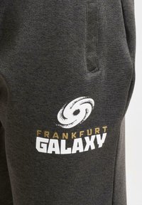 DEF SHOP X EUROPEAN LEAGUE OF FOOTBALL FRANKFURT GALAXY JOGGING - Joggebukse - antracite
