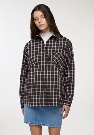 A QUADRI CON TASCHINO - Camicia - var marrone