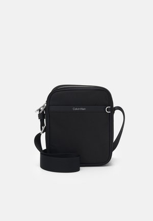 URBAN PRO REPORTER - Across body bag - black