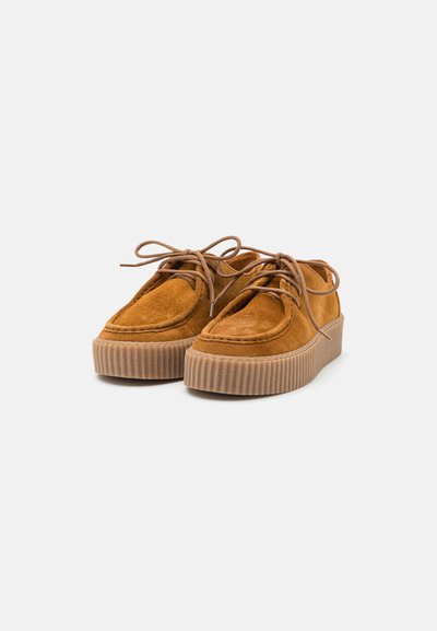 WEEKEND MaxMara Stringate sportive - brown