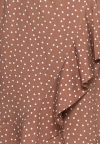 ONLY Tall Vapaa-ajan mekko - brown