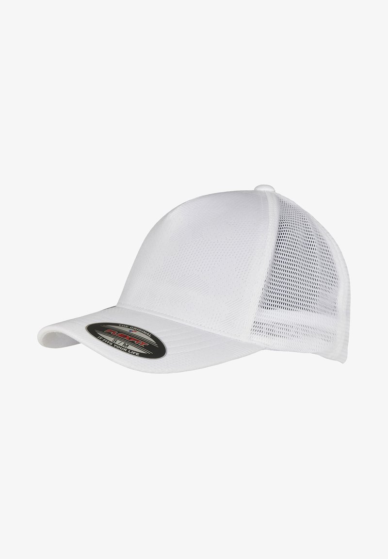 Valge pesapalli kork, millel on tahke eesmine paneel ja võrgupooled, kumerate äärtega ning must silt alusel.