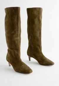 Next FOREVER COMFORT KNEE HIGH HEELED - Batai - olive