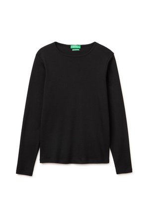 Czarna koszulka z długim rękawem i okrągłym dekoltem, z prostym dołem oraz zieloną metką marki wszytą wewnątrz kołnierza.