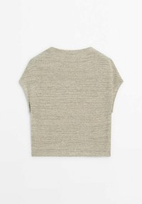 Haut tricoté beige à manches courtes avec un col rond haut et une coupe carrée et décontractée, vu de dos.