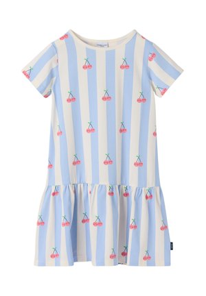 Meisjesjurk met korte mouwen, afwisselend lichtblauw en witte verticale strepen, versierd met een roze kersenpatroon met groene steeltjes.