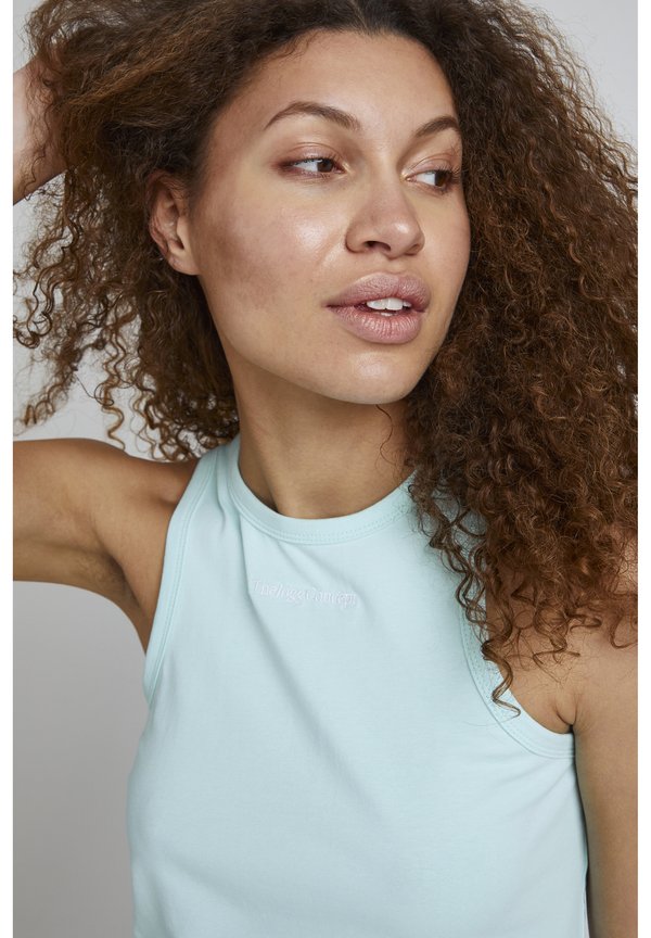 JCSIMONA - Top - plume4