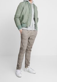 Jack & Jones Pantalon classique - brown