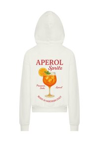 Weißer Hoodie mit einem Grafikdesign eines Aperol Spritz Cocktails, ergänzt durch roten Text "APEROL Spritz" und weiteren Details darunter.