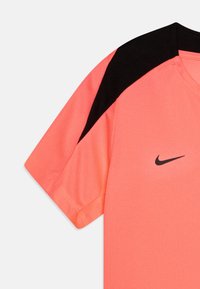 Bhaderwah Campus Nike Zonal Cooling Long Sleeve Nike Performance
