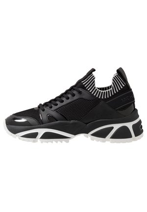 Sneakers - black