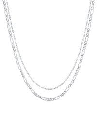 Hõbedane kaelakee, millel on kolm taset erinevate ahelate lingiga: lame ovaalne, keeratud ja ümar, näidates siledat metallist viimistlust.